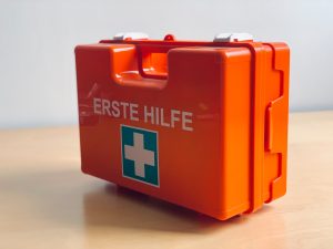 Read more about the article “First Aid Kit for Your Car: A Traveler’s Essential”